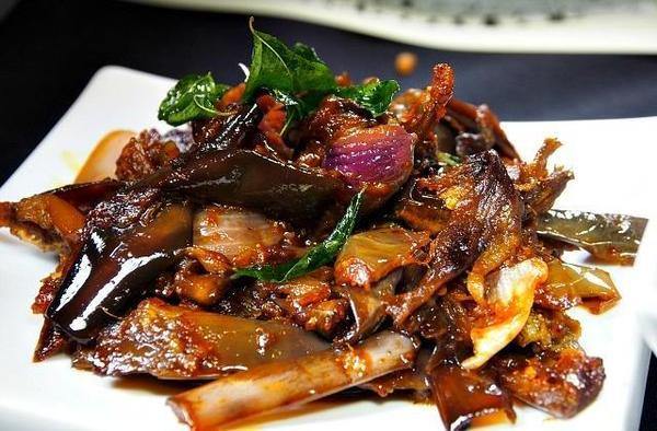 Batu Moju (Eggplant Curry)
