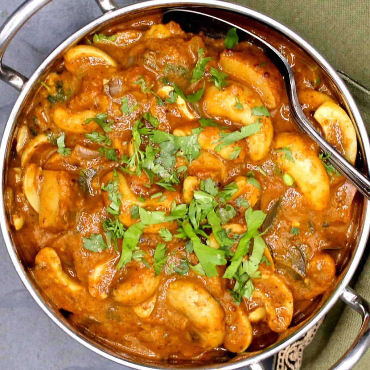 Cadju Curry (Cashew Curry)