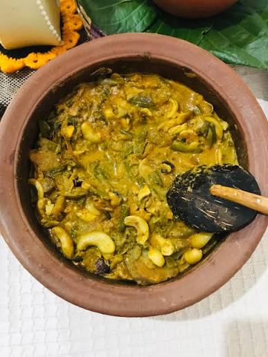 Traditional Hath Maluwa 